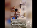 哥哥幫妹妹穿尿布 哥哥幫妹妹穿尿布