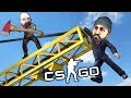 КС ГО СПАСАЙСЯ! МАНЬЯК ЗАБРАЛСЯ НА КРАН ЧТО БЫ РАЗРУБИТЬ НАС В CS:GO! ТРОЛЛИНГ И МАНЬЯК В CS GO УГАР