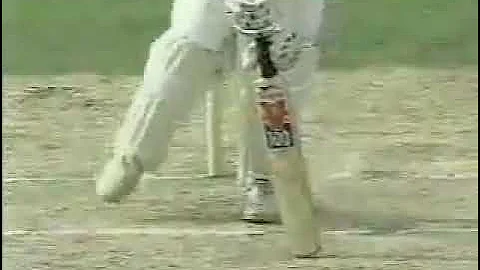 Wasim Akram Lethal Bowling to Robert Croft - Umpir...
