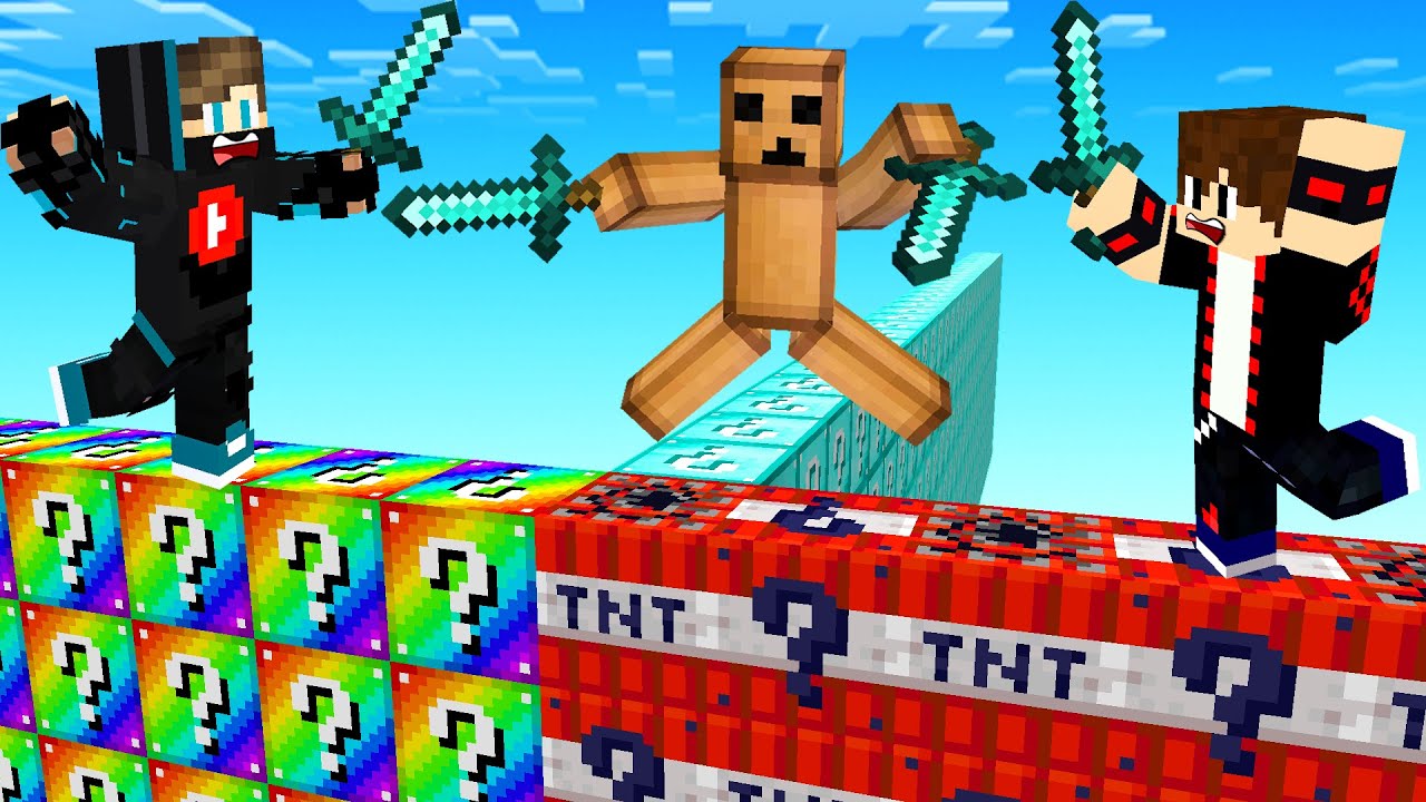 ماين كرافت : حـرب جزيرة بلوكات الحظ و لكن أصدقائي دمروني وصرت اصرخ !!؟ 😱🔥