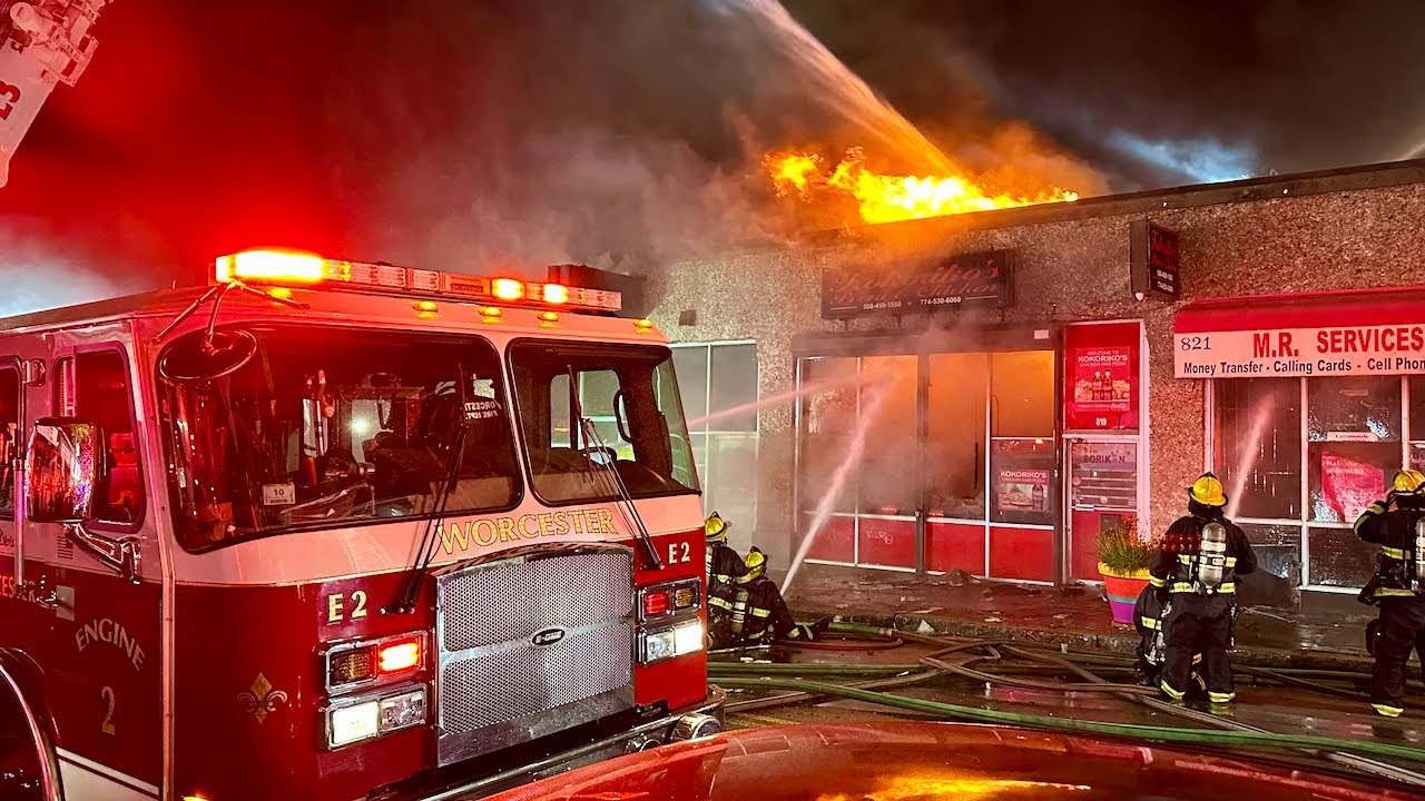 Посмотрите видео с земли и с беспилотника, как интенсивный пожар третьей категории уничтожил ряд ...