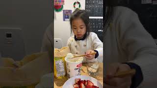 6 Year Old Proves Yogurt & Oatmeal Make the Perfect Treat | Healthy treat made by 6 years old
