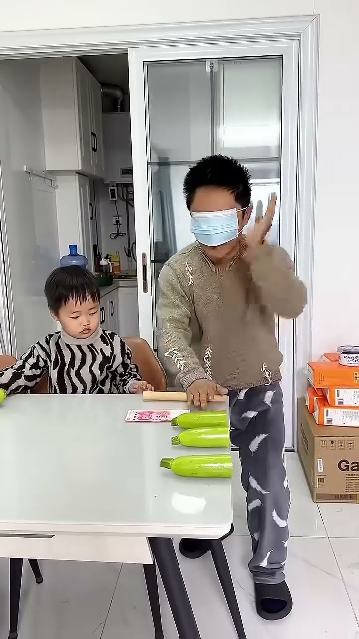 砍断多少给多少私房钱，最后这根怎么回事呢！#Cute baby#Cute#呆萌小米宝#聪明宝宝#萌娃