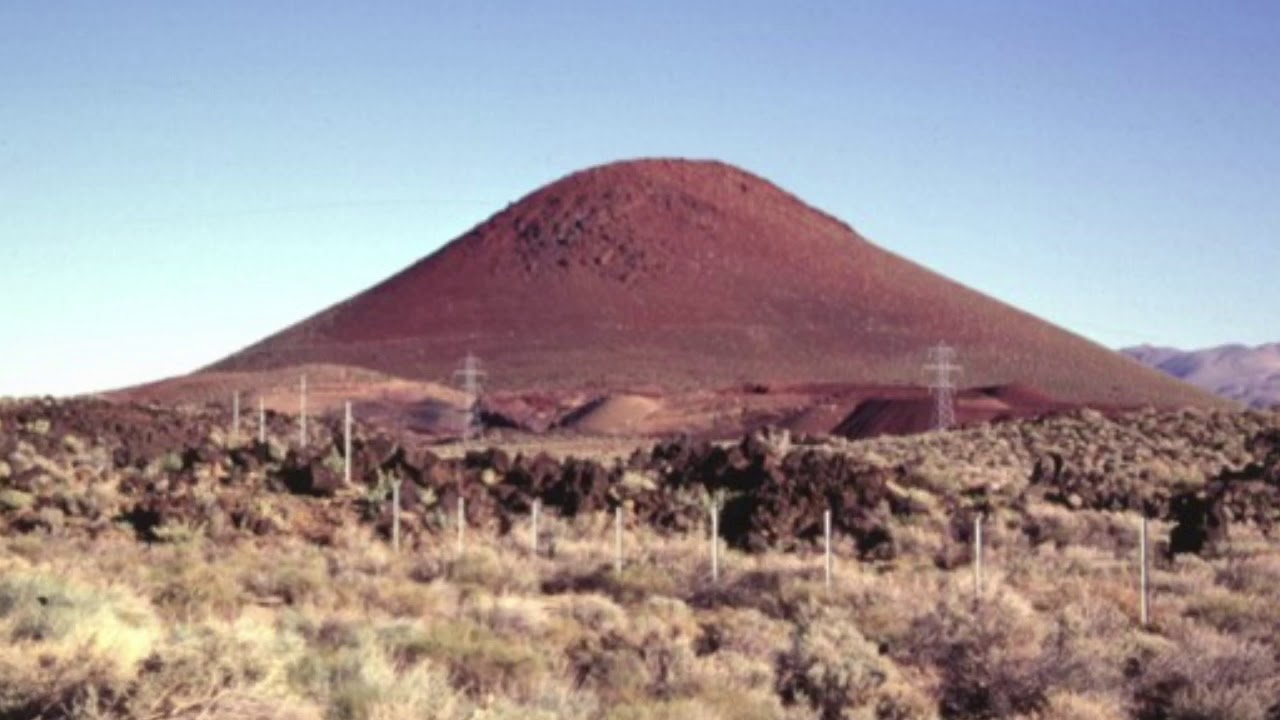 California volcanoes The ACTIVE volcanoes that could THREATEN Ca YouTube