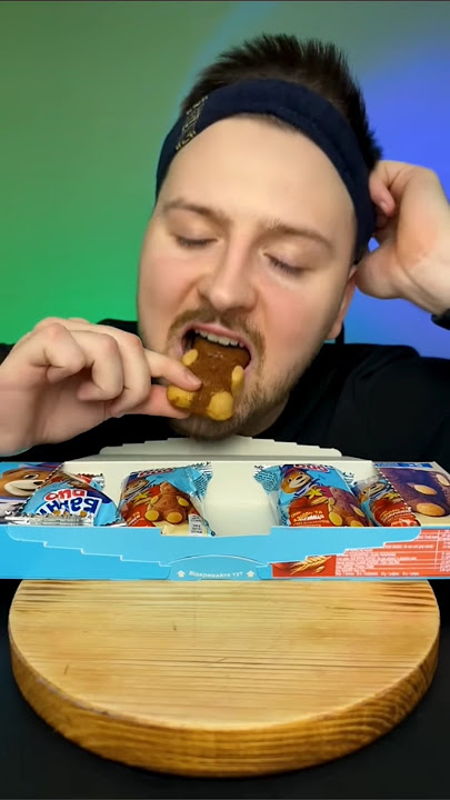 pasha eats chocolate bear then screams after seeing Wassabi