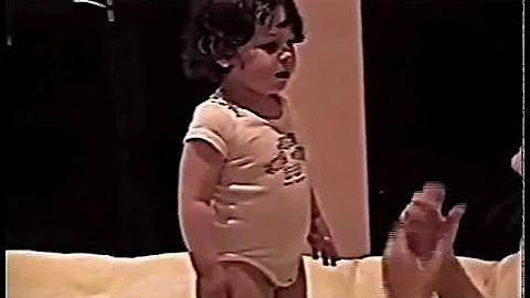 Toddler sings song from Titanic - My Heart Will Go...