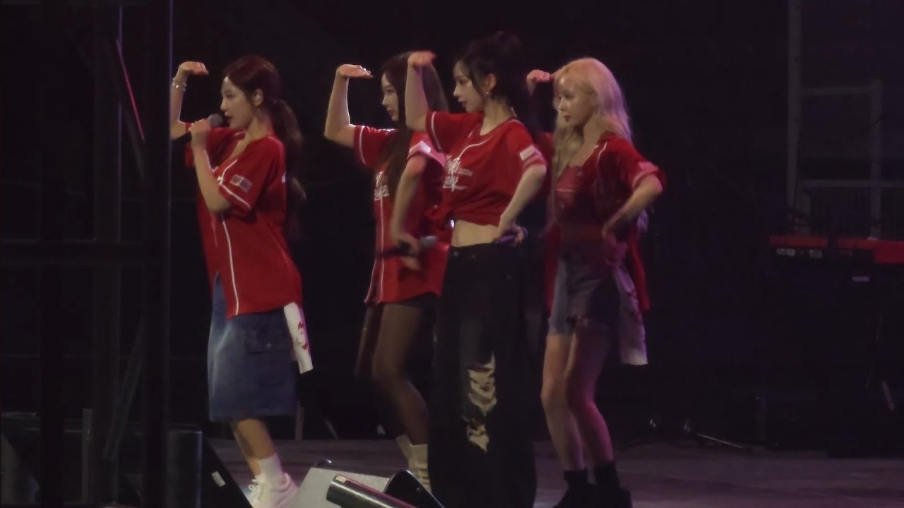 240523 경희대 축제 에스파 aespa '블랙맘바(Black Mamba)' - YouTube