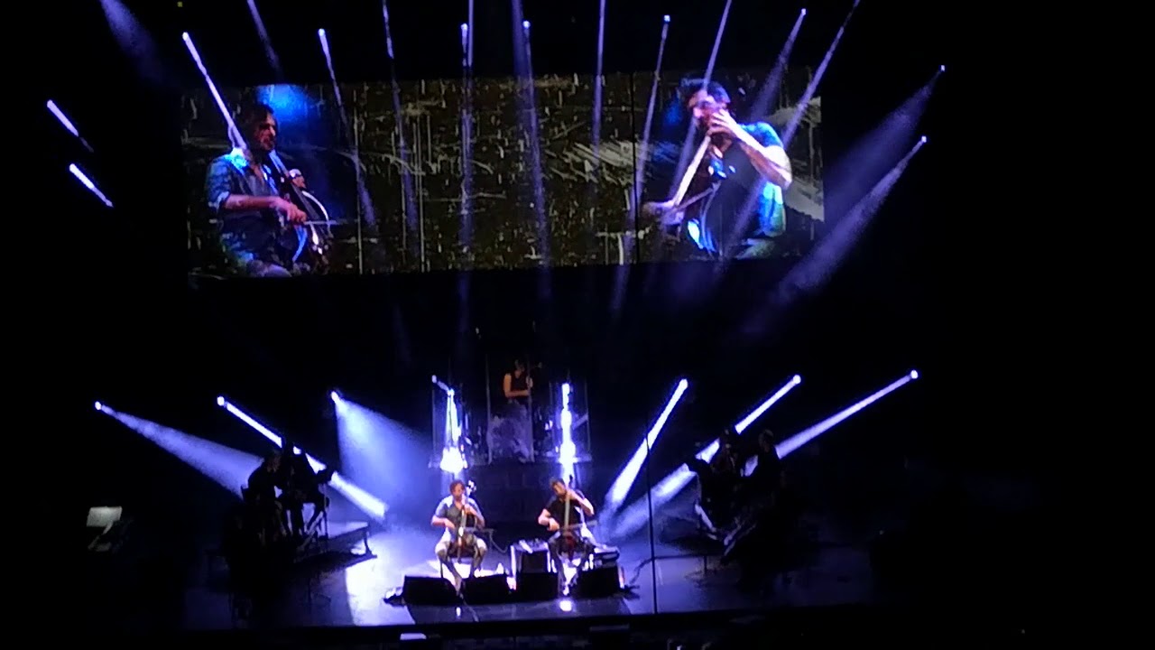 2Cellos Despacito AFAS 30-11-2017 - YouTube