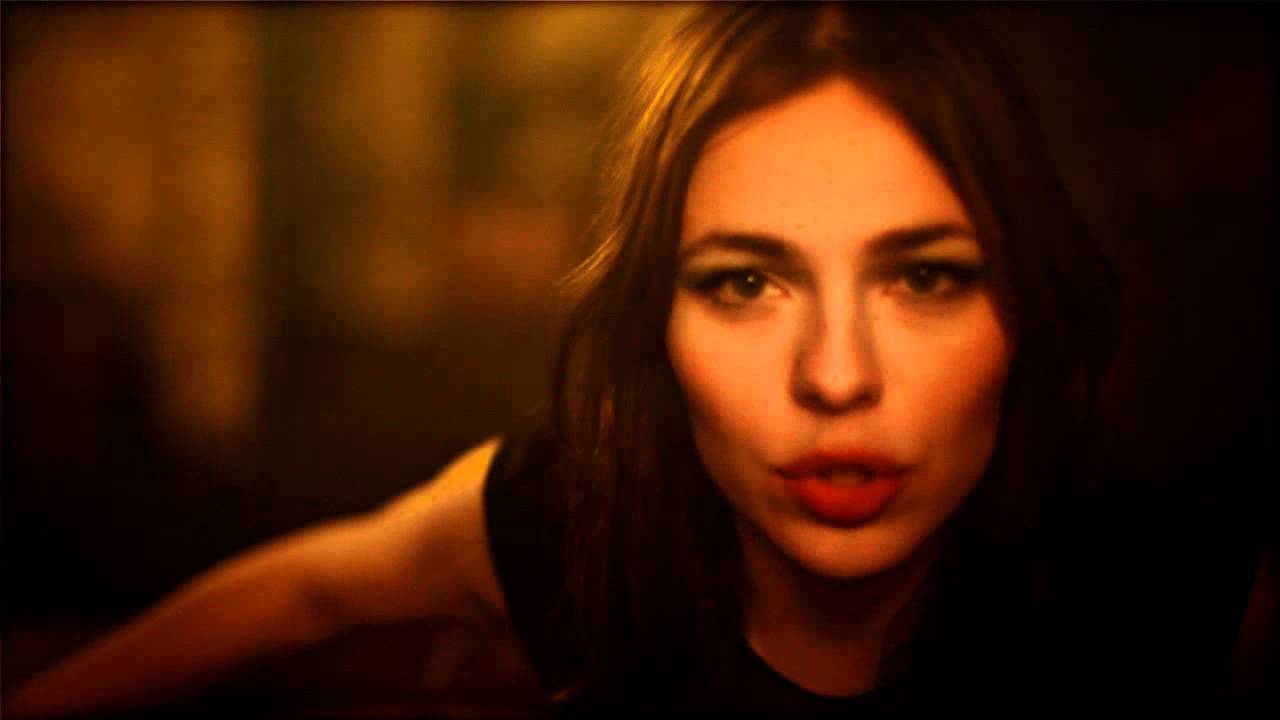 Nina Kraviz - Ghetto Kraviz (Official Music Video)
