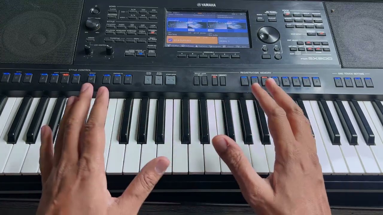 Easy way to play the piano with both hands