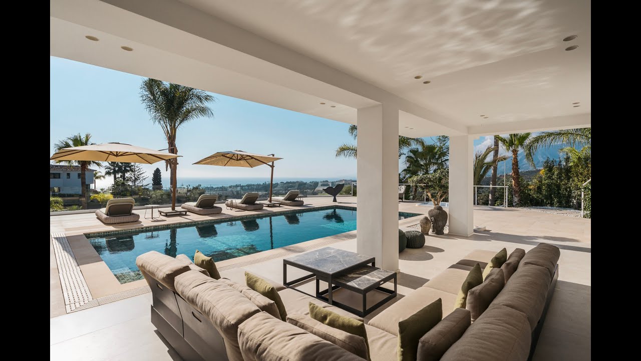 Contemporary style villa with Scandinavian design elements in El Rosario, Marbella East
