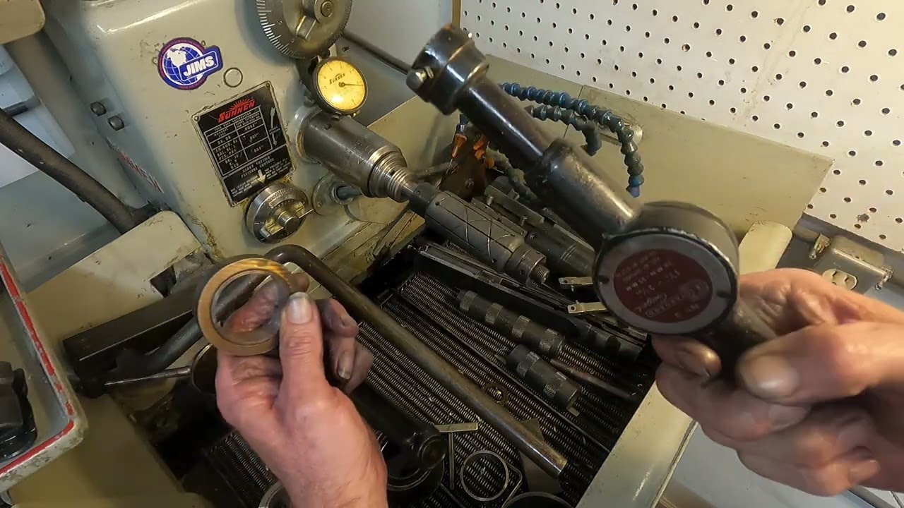 Machine lapping bearing steel in the Sunnen hone 2 - YouTube