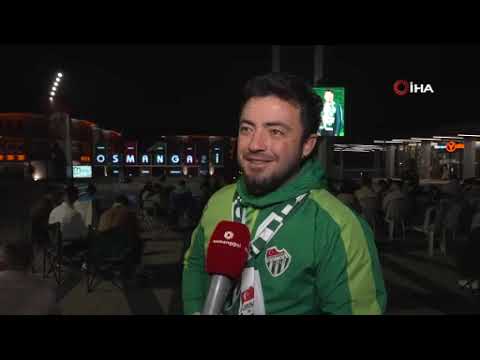 Osmangazi Meydanı’nda Bursaspor coşkusu; Gollerden sonra coştular