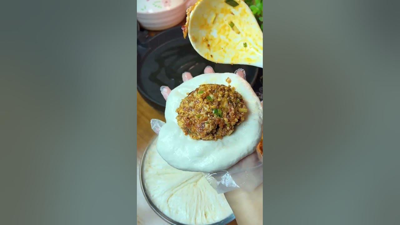 One pound of flour and eight ounces of water, no rolling or kneading, the leavened bread is fragrant One pound of flour and eight ounces of water, no rolling or kneading, the leavened bread is fragrant