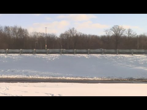Drivers facing tricky road conditions in Northeast Ohio - YouTube