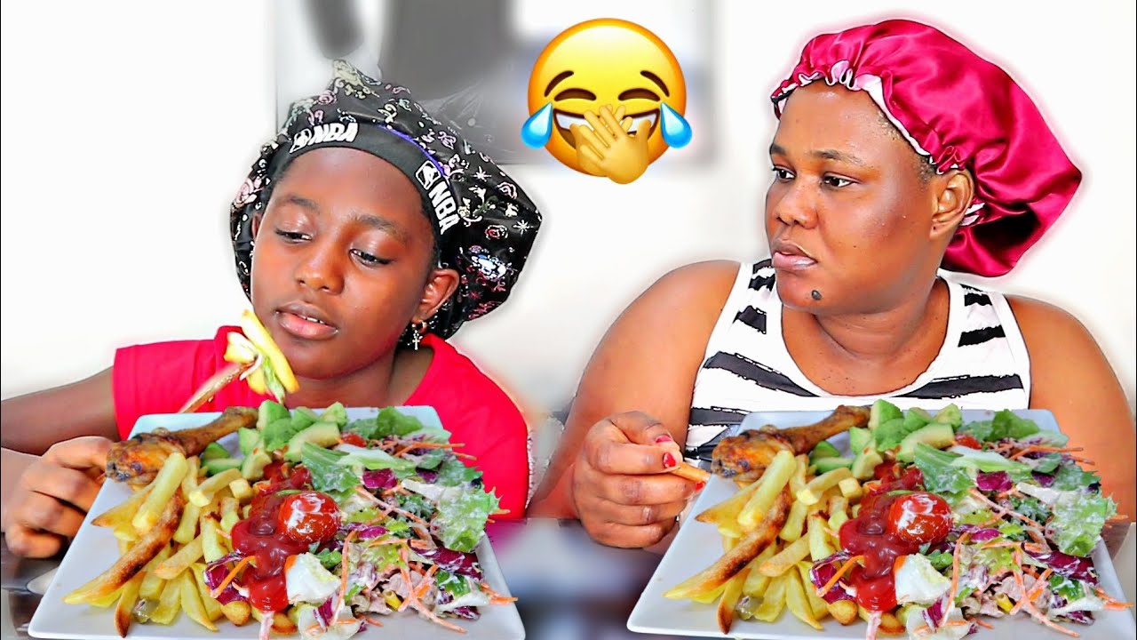 Игнорирую маму на протяжении всего видео Мукпанк | Картофель фри с салатом + Курица Мукбанг