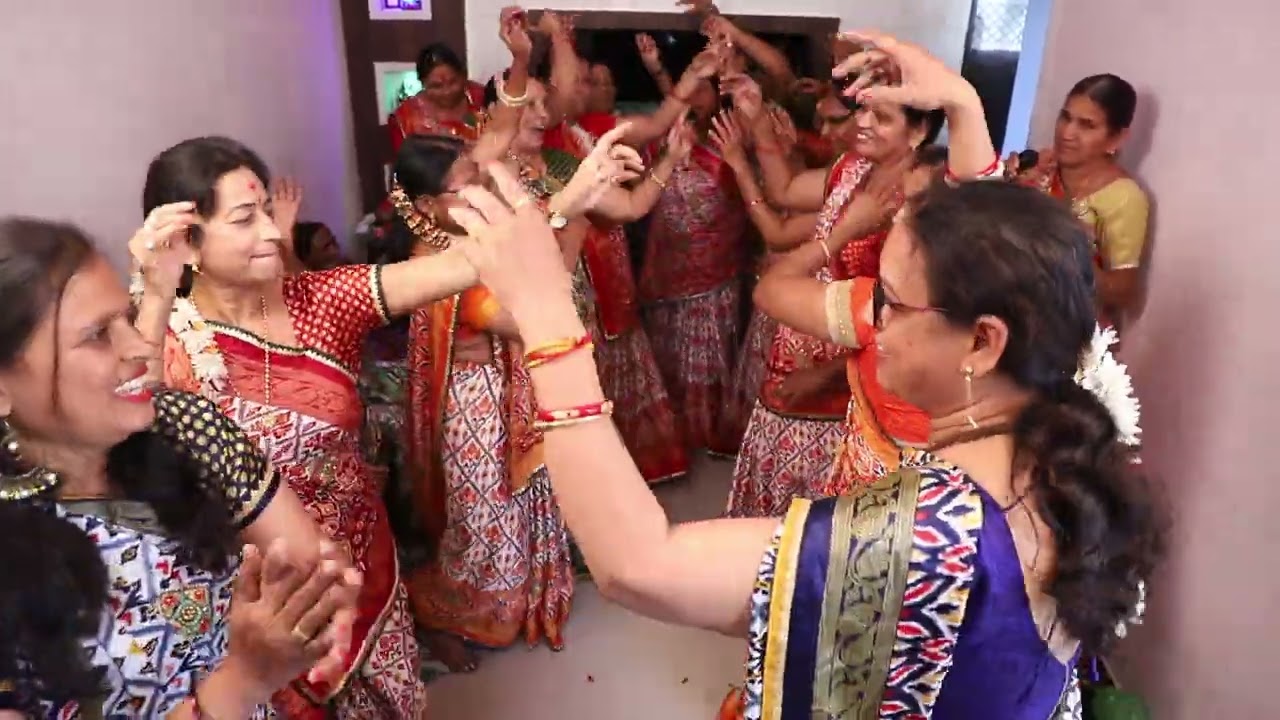 લખેલું છે (સુપર ભજન..ઢોલ વાગે રે....)