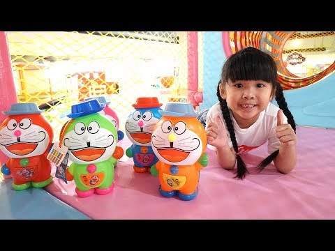 Video Trò Chơi Săn Tìm Trứng Doraemon Trong Nhà Bóng ♥ Bé... - youtube