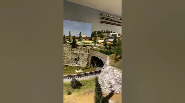 Quick scenery pan. #modeltrains #scenery #mountains