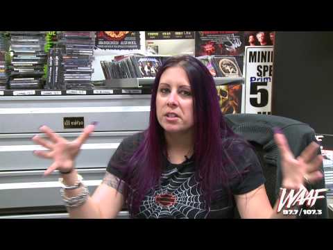 WAAF - Backstage with Mistress Carrie - ep. 01 : D...