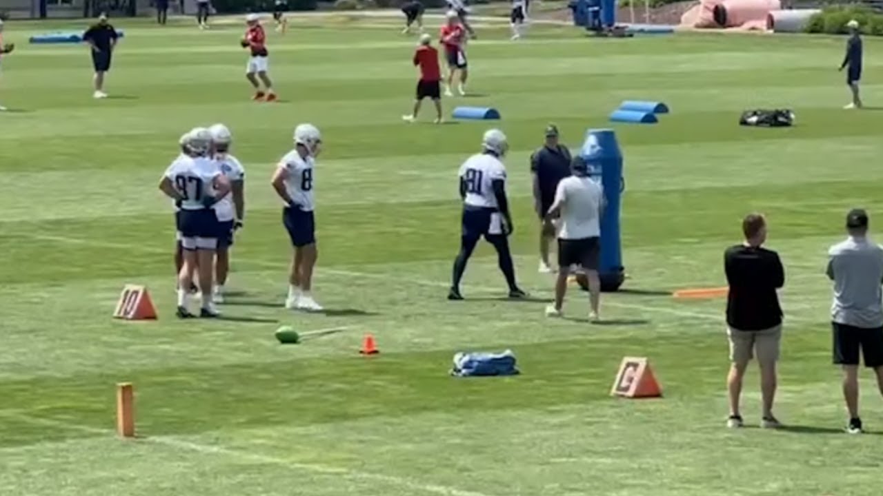 Bill Belichick Works with Patriots Tight Ends at OTAs