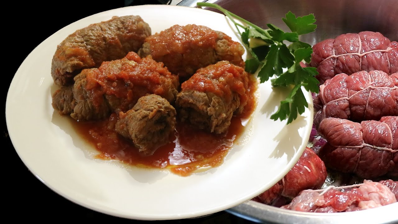 Beef rolls with sauce