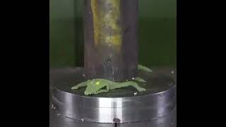 Hydraulic press alligator vine boom