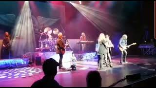 Johnny Van Zant with 38 Special-Help Somebody