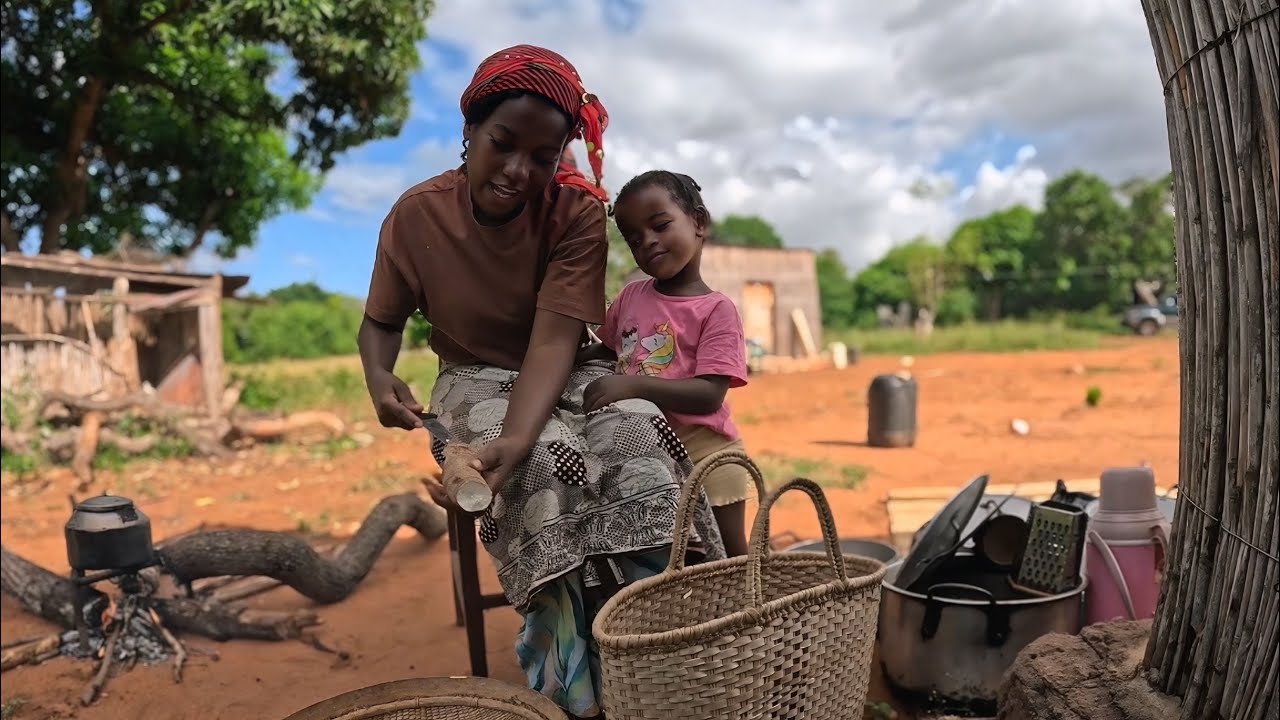 Aylar sonra anneannemin köyündeyim. Temizlik ve kahvaltı vlog