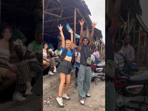 Did we catch their attention?😳😅@isabellaafro #couple #travel #dance