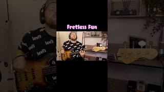 Vintage ICON Fretless Bass @KlemensCathcartBass
