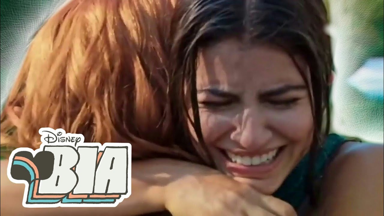 Bia 2 | BIA DESCUBRE QUE ANA ES HELENA