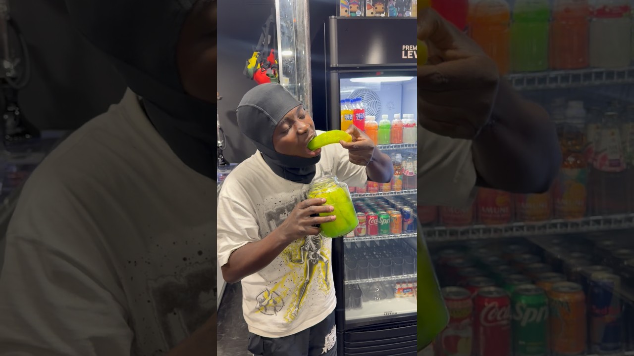 @callofkidd Trying Viral Koolaid Pineapple  #FloridaMadeTreatz #KoolAidPineapple #ViralPineapple