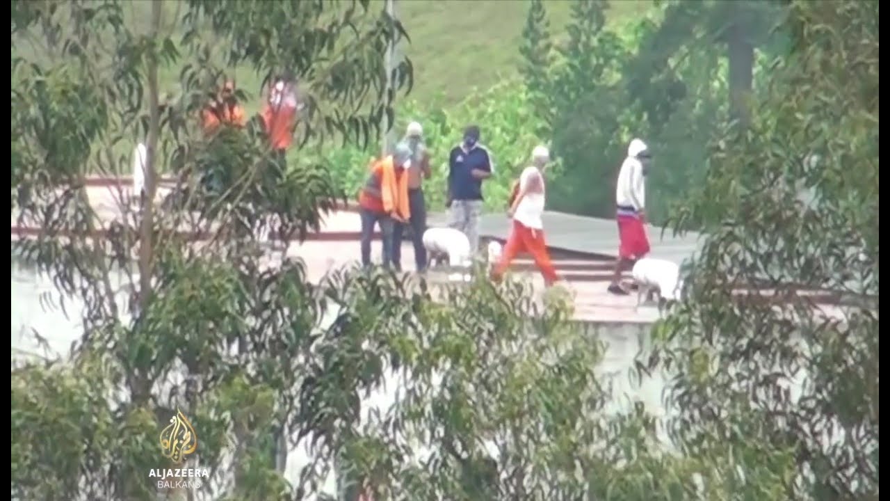عشرات القتلى في اشتباكات بين عصابات متنافسة في سجون الإكوادور