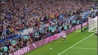 Argentina fans bowing to Messi