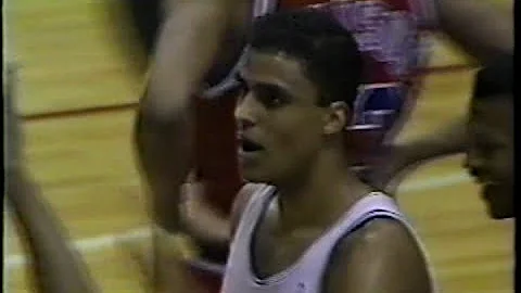 Rookie Rick Fox Posterizes Pervis Ellison (1991)