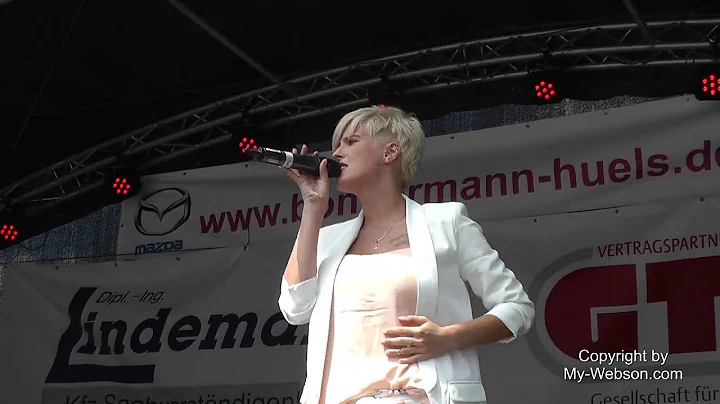 Julia Bender die immer lacht