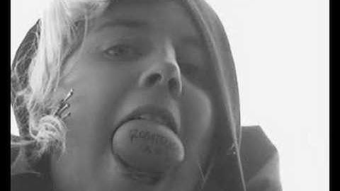 Globateliers XXL - hoax with an egg