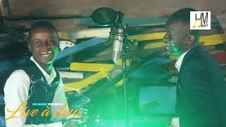 Video voorbeeld van "Michel Bakenda - #LIVEADEUX (Exaucé Kafuti & Jonathan Yafu - Akumama / Bolingo Nini Oyo)"