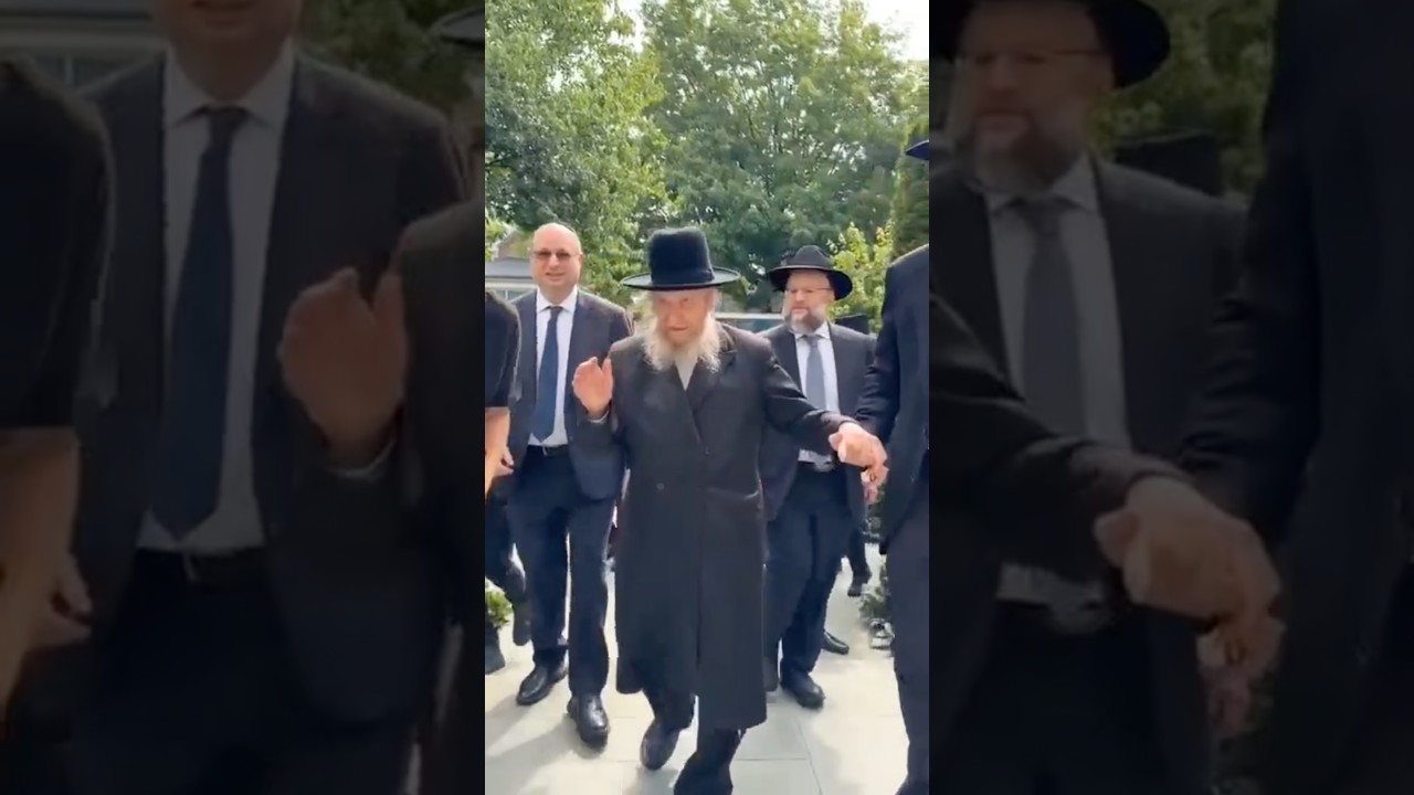 המשגיח ר׳ דן סגל ברחובות ארה״ב במסע קרן עולם התורה