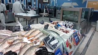 La Cumpărături, Am Luat Un Pește Mare Pentru Bunica Sa Facă Pește Umplut