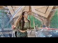 Camping sous forte pluie  dtente dans tente gonflable transparente  asmr