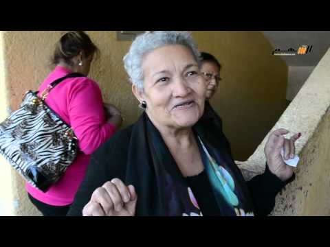 سيدة مسنة تخاطب الشباب انزلوا لازم تنتخبوا مصلحة البلد بين إيديكوا