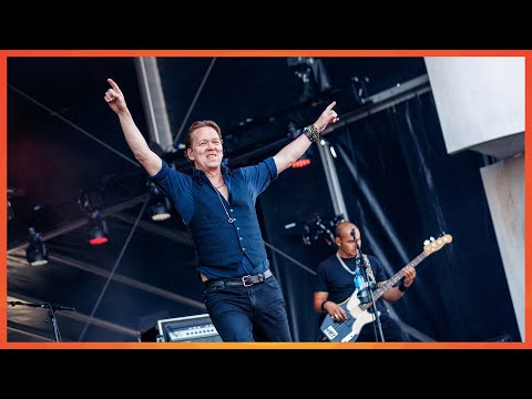 Van Dik Hout – Wat Weg Is Raak Je Nooit Meer Kwijt (Live op Concert at SEA 2024)