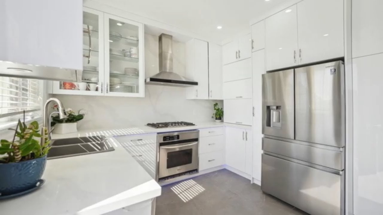 Luxury Home for Sale in Stoney Creek |  Steps from Lake Ontario!