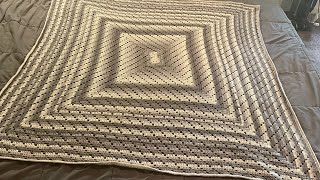 WhichWayFilet Blanket Blanket is done and I want to keep it!