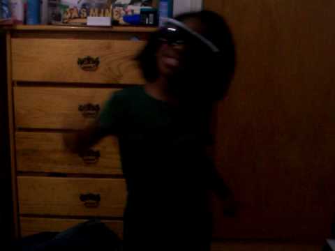 *6 year old Makayla singing Hard-Rihanna ft. Young...