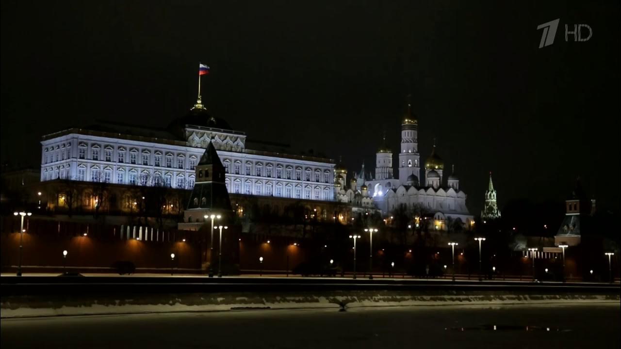 Кремль прямой эфир сейчас. Спасская башня для детей. Красная площадь москва сейчас. Атмосферные фото москвы и москвичей. Москва растет.