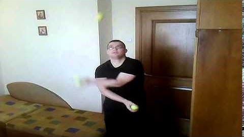 Crossed Arm Reverse Cascade (juggling)