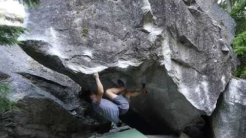 Squamish Bouldering: Tatonka (V9)